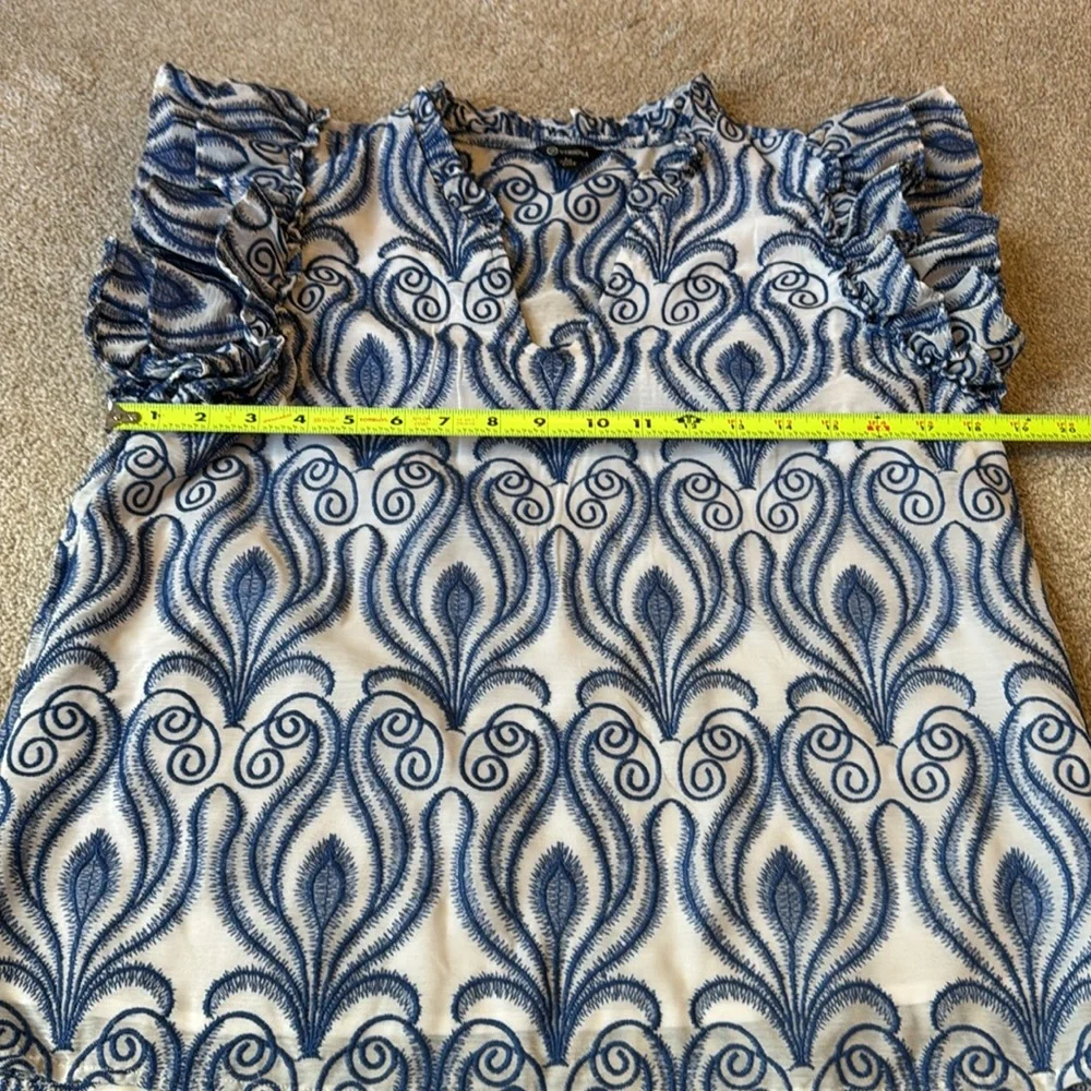 Versona Blue and White Patterned Swirl Blouse Ruffle Sleeve women's Size Medium - Picture 4 of 8